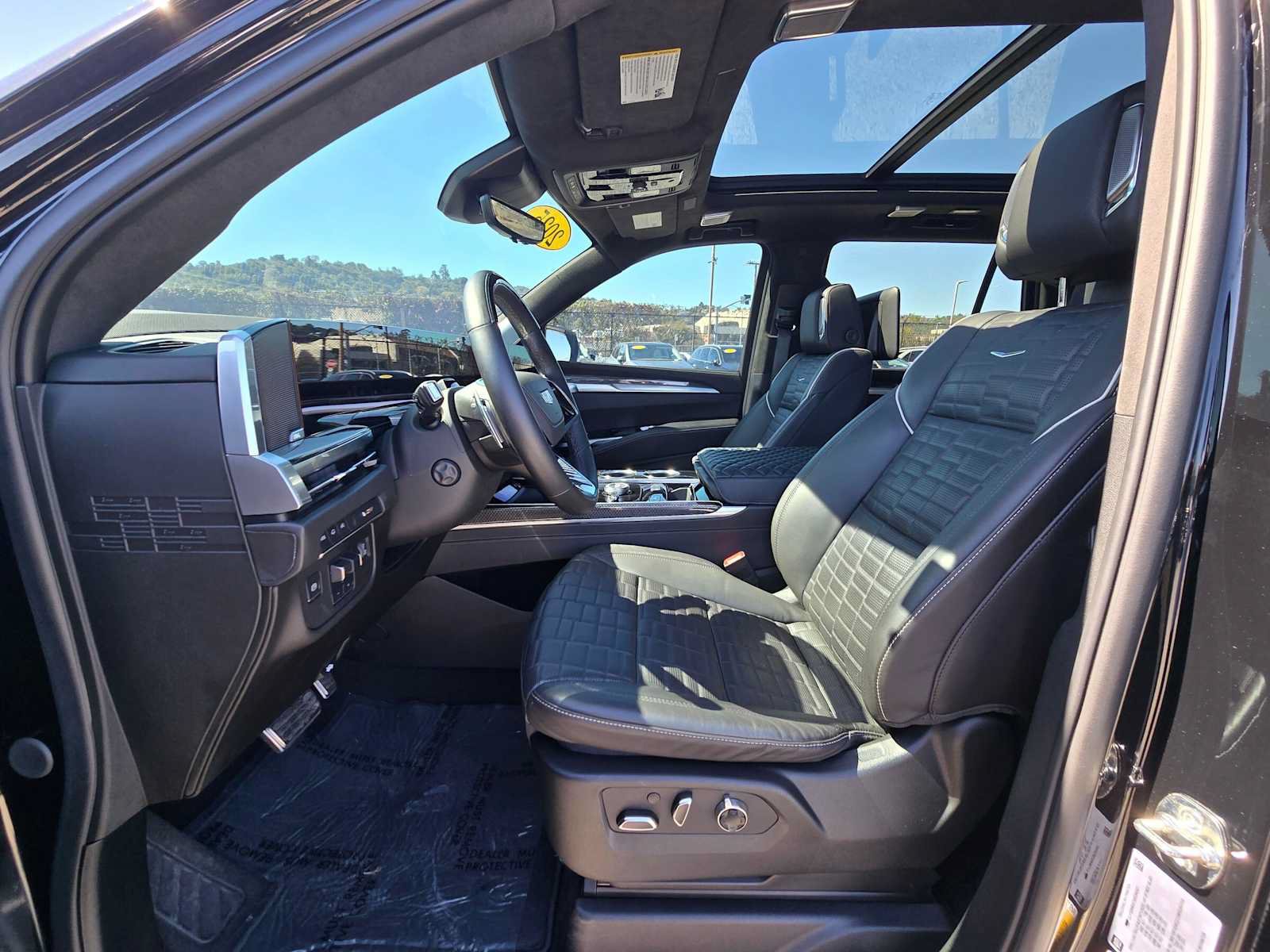 Used 2025 Cadillac Escalade V AWD/4WD image 27