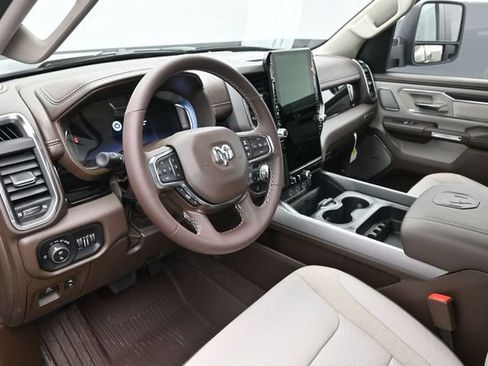 Used 2025 RAM 1500 Laramie AWD/4WD image 5