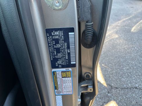 Used 2025 Kia Seltos S image 28