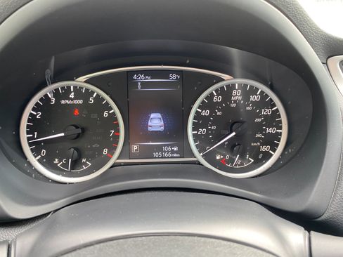 Used 2018 Nissan Sentra SR w/ SR Midnight Edition Package image 16