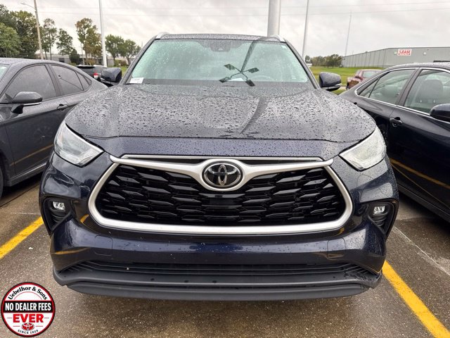 Used 2023 Toyota Highlander XLE FWD image 11