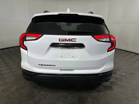 Used 2023 GMC Terrain SLE w/ Elevation Edition image 4