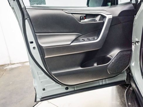 Used 2022 Toyota RAV4 XLE Premium image 23