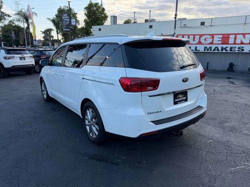 Used 2019 Kia Sedona EX FWD image 4