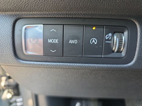 Used 2024 Chevrolet Traverse Z71 w/ Enhanced Driving Package AWD/4WD image 16