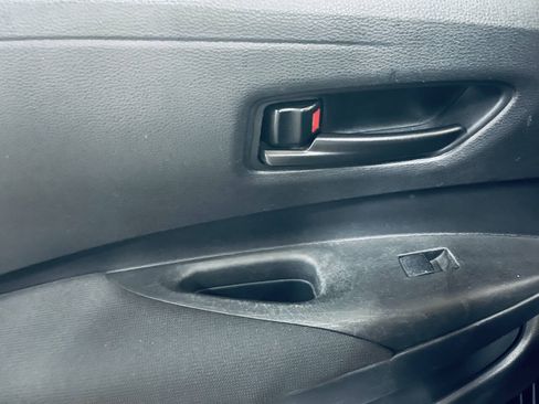 Used 2025 Toyota Corolla LE FWD image 37