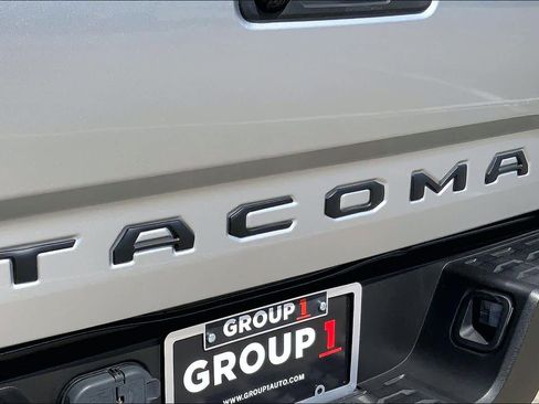 Used 2022 Toyota Tacoma SR5 w/ Technology Package RWD image 32