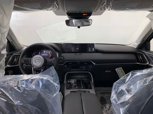 New 2025 MAZDA CX-90 Plug-In Hybrid w/ Preferred image 25