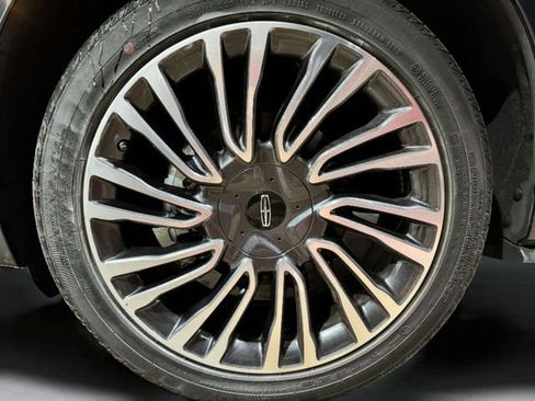 Used 2020 Lincoln Corsair Reserve w/ Equipment Group 201A image 34