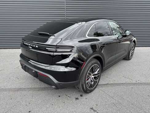 New 2025 Porsche Macan 4S Electric AWD/4WD image 5