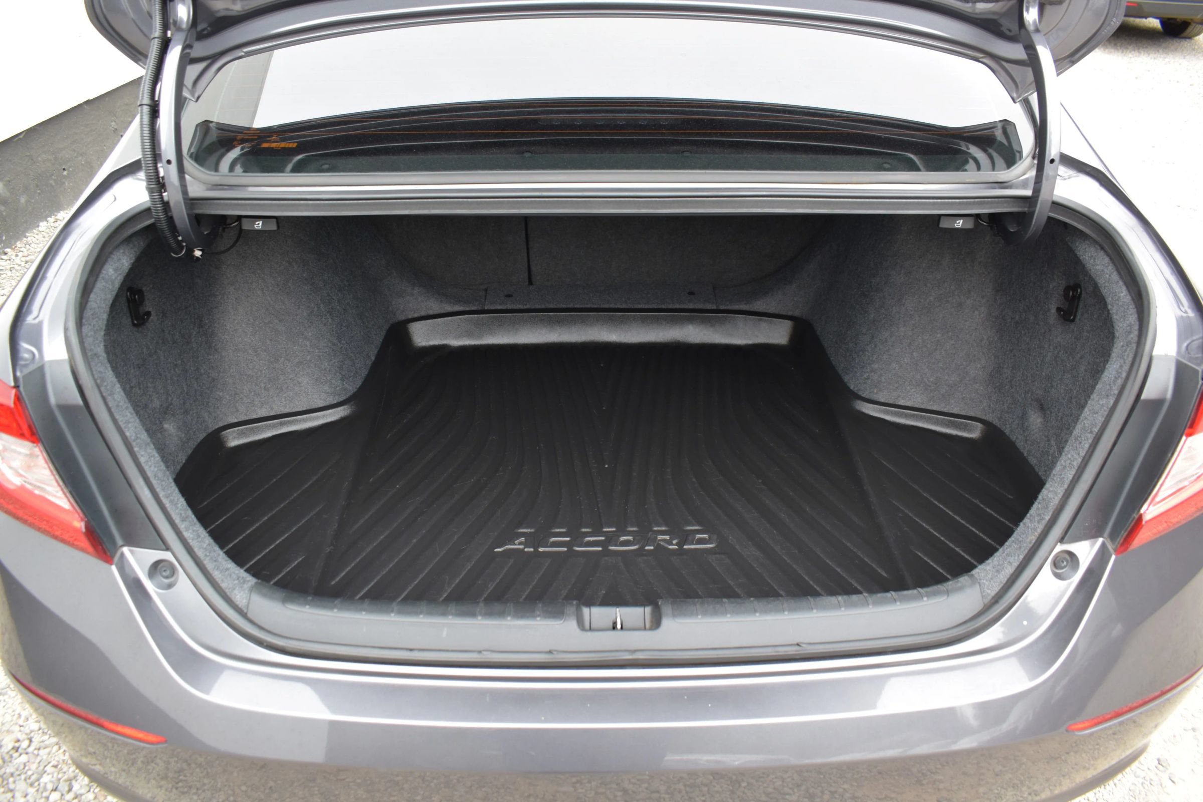 Used 2020 Honda Accord EX-L image 9