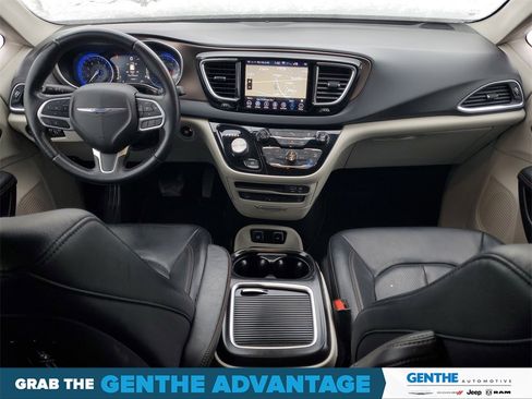 Used 2018 Chrysler Pacifica Touring-L Plus image 25