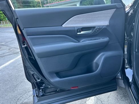 Certified 2026 Toyota Grand Highlander AWD image 18