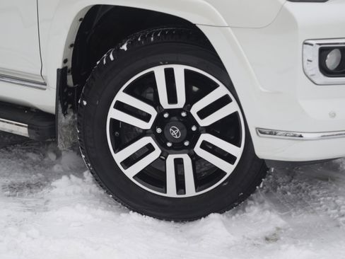 Used 2018 Toyota 4Runner Limited image 31