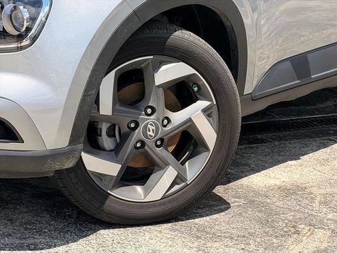 Certified 2026 Hyundai Venue SEL FWD image 30