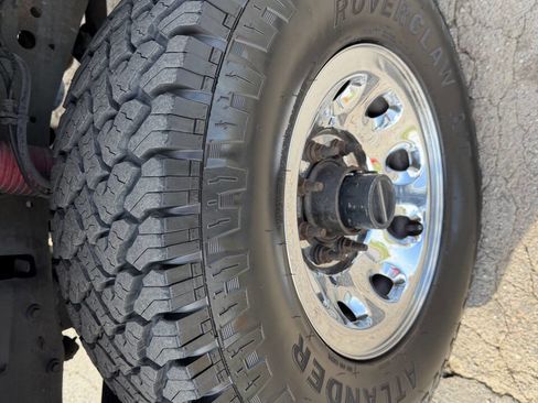 Used 2004 Ford F250 XLT AWD/4WD image 3