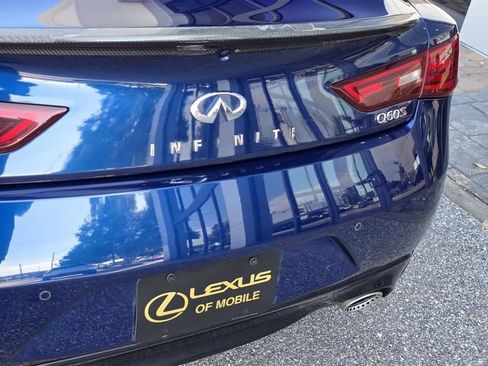 Used 2018 INFINITI Q60 Red Sport 400 w/ Pro Active Package RWD image 29