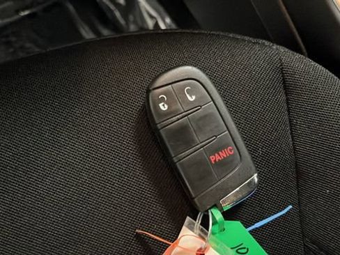 Used 2018 Jeep Renegade Altitude FWD image 20