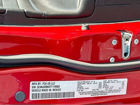 New 2026 Jeep Compass Latitude image 20