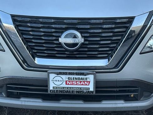 Used 2023 Nissan Rogue SV image 9