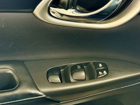 Used 2018 Nissan Sentra SV image 17