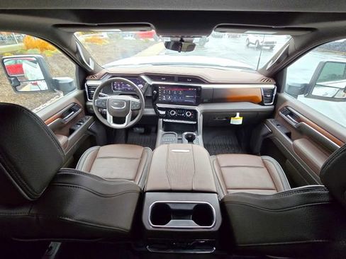 New 2025 GMC Sierra 2500 Denali w/ Denali Reserve Package AWD/4WD image 12