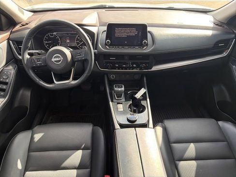 Used 2023 Nissan Rogue SV w/ SV Premium B Package image 9