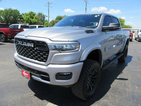 Used 2025 RAM 1500 Big Horn AWD/4WD image 10