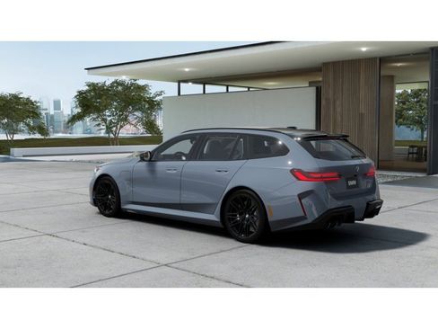 New 2026 BMW M5 Touring image 2
