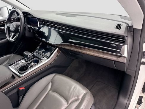 Used 2019 Audi Q8 Premium w/ Convenience Package AWD/4WD image 16
