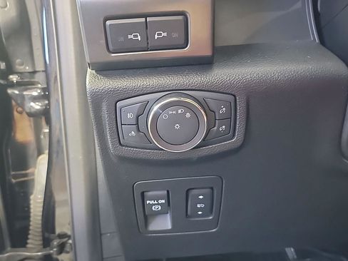 Used 2019 Ford F150 Lariat w/ Equipment Group 502A Luxury AWD/4WD image 33