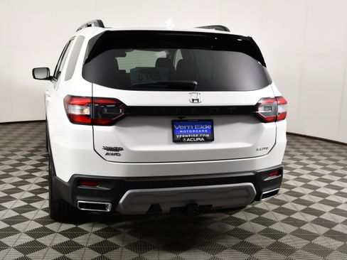 Used 2025 Honda Pilot Elite image 7