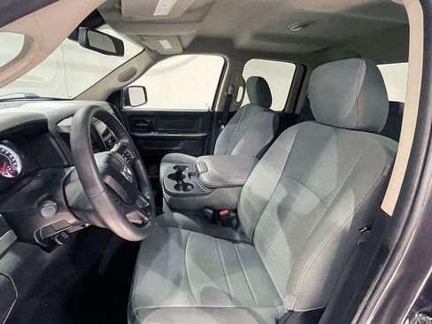 Used 2019 RAM 1500 Express AWD/4WD image 3