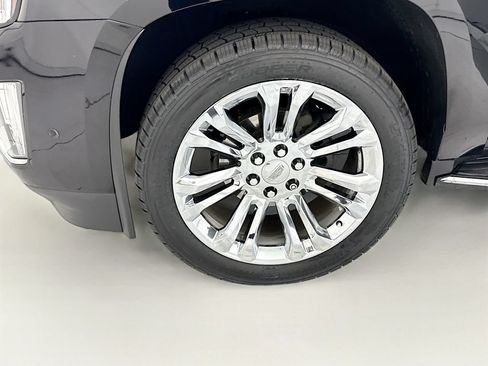 Used 2020 Cadillac Escalade Luxury w/ LPO, Radiant Package AWD/4WD image 29