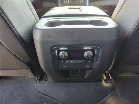 Used 2022 GMC Yukon SLT w/ SLT Luxury Package RWD image 23