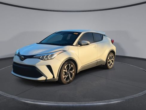 Used 2021 Toyota C-HR XLE FWD image 4