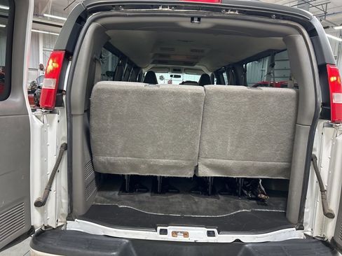 Used 2017 Chevrolet Express 3500 LT w/ LT Preferred Equipment Group image 18