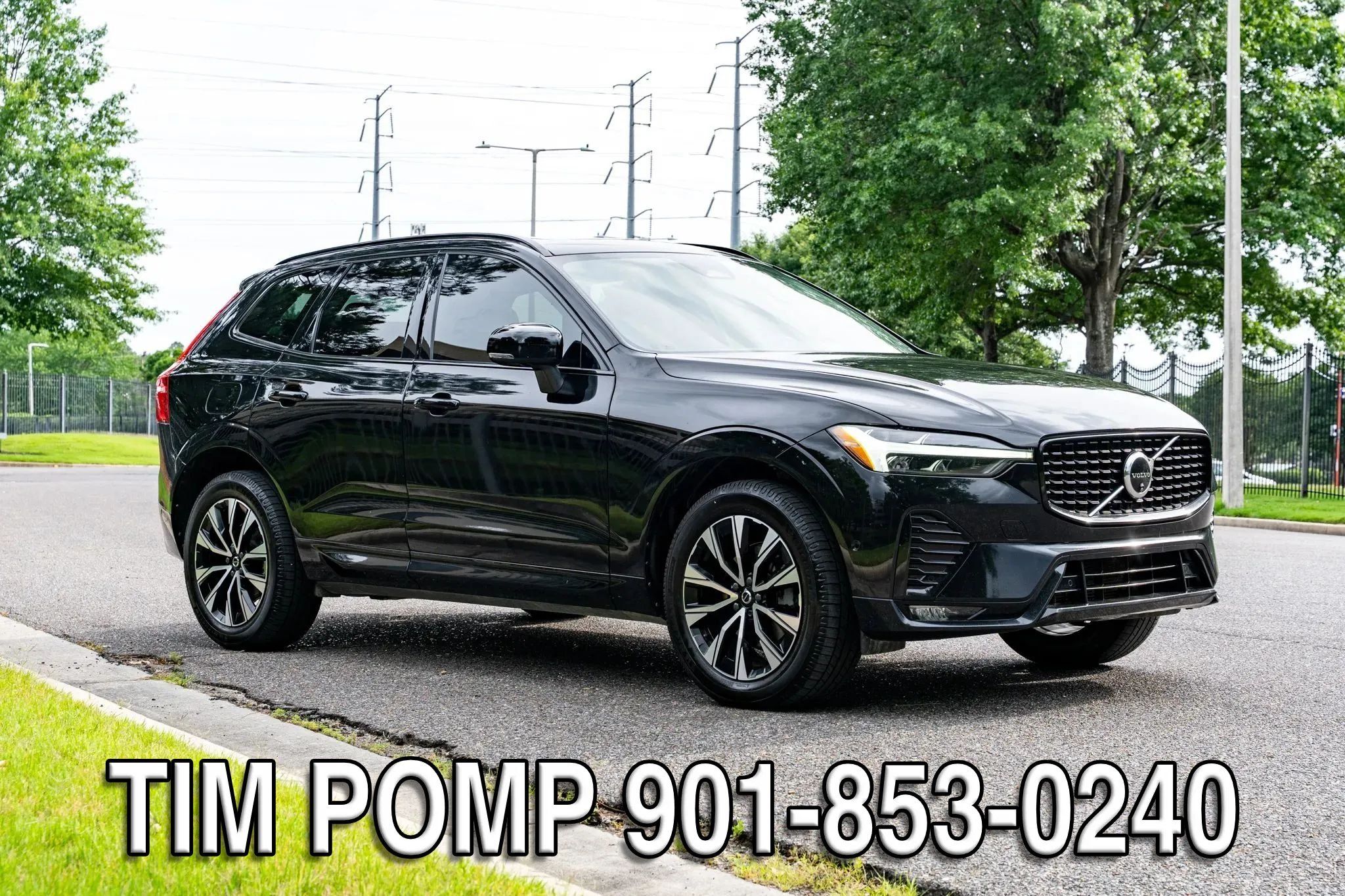 Used 2024 Volvo XC60 B5 Plus AWD/4WD image 4
