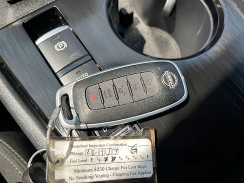 Used 2025 Nissan Rogue SV FWD image 21