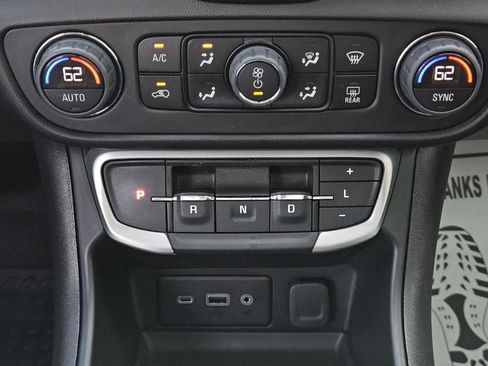 Used 2023 GMC Terrain SLE w/ Driver Convenience Package FWD image 15