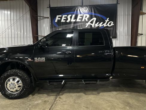 Used 2018 RAM 3500 Laramie w/ Sport Appearance Group image 4