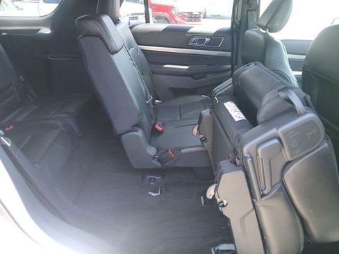 Certified 2018 Ford Explorer XLT w/ Equipment Group 202A AWD/4WD image 46