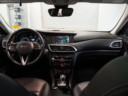 Used 2017 INFINITI QX30 Premium w/ Navigation Package AWD/4WD image 19
