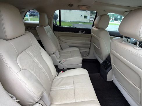 Used 2019 Lincoln MKT AWD image 60