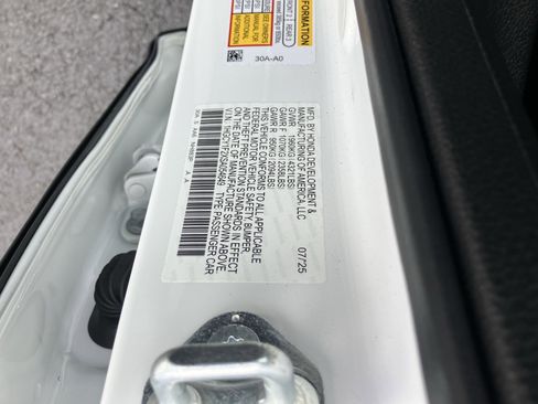 Certified 2025 Honda Accord LX image 30