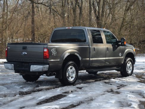 Used 2016 Ford F250 XLT w/ Camper Package image 23