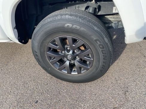 Used 2021 Toyota Tacoma SR5 image 12