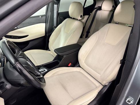 Used 2023 Buick Encore GX Preferred w/ Cold Weather Comfort Package FWD image 17