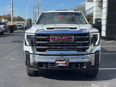 Used 2025 GMC Sierra 2500 SLE w/ SLE Value Package; image 12