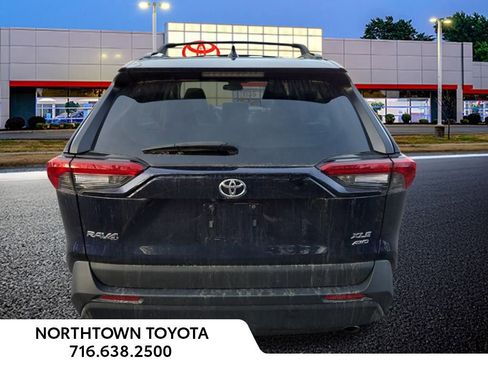 Used 2023 Toyota RAV4 XLE Premium image 6